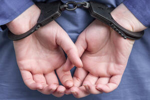 Uhapšene dvije osobe: Zaplijenjeni telefoni, odjeća i nakit u...