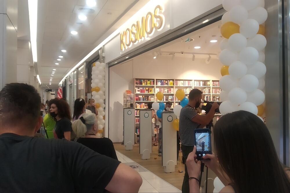 Sa otvaranja knjižare Kosmos u tržnom centru Delta City, Foto: Jelena Kontić