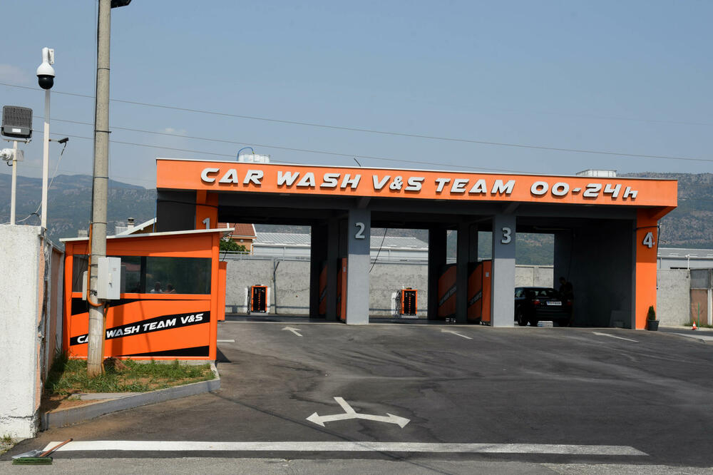 Auto perionica Stanišića, Foto: Boris Pejović