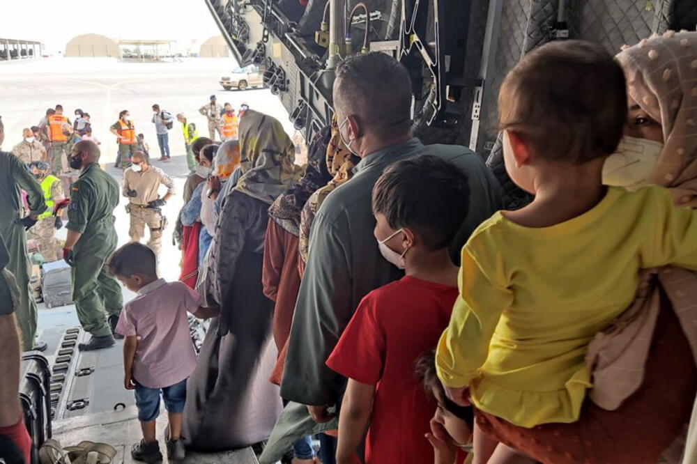 Avganistanske izbjeglice stižu u Dubai, Foto: REUTERS