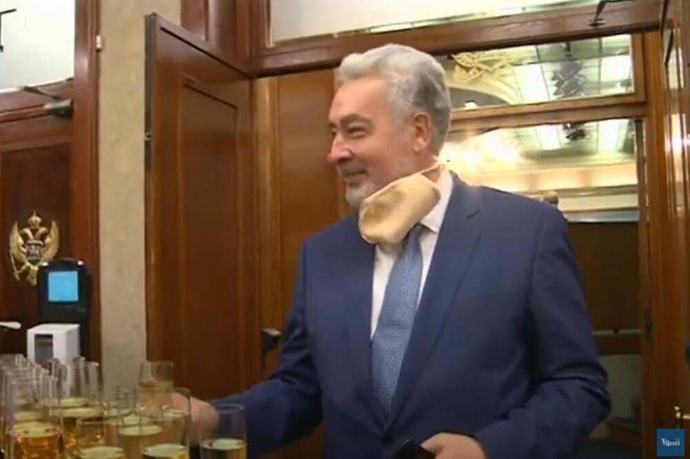 Predsjednik Vlade Crne Gore Zdravko Krivokapić, Foto: Screenshot/TV Vijesti