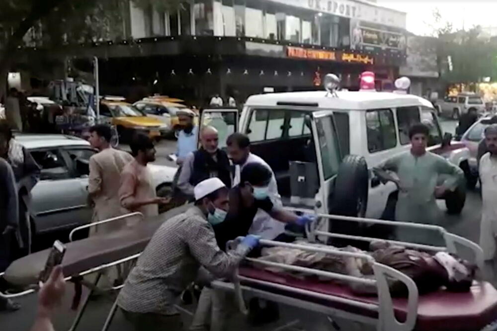 Detalj nakon jučerašnjeg napada u Kabulu, Foto: Reuters