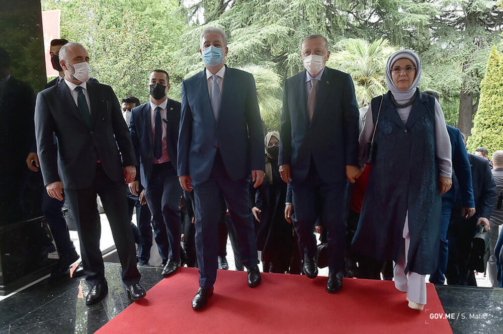 Redžep Tajip Erdogan, Zdravko Krivokapić