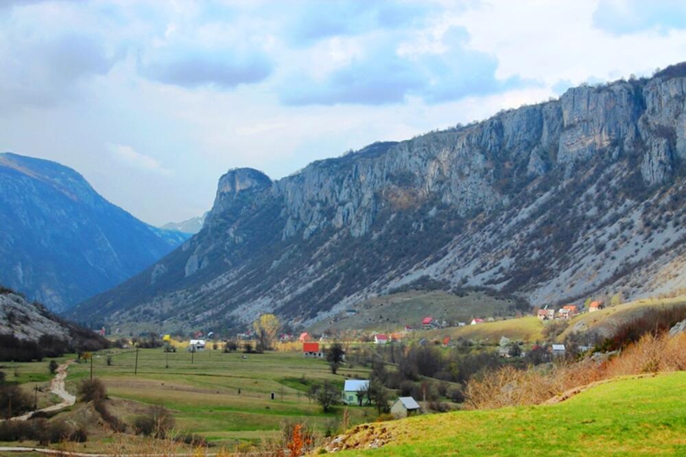 Selo Komarnica