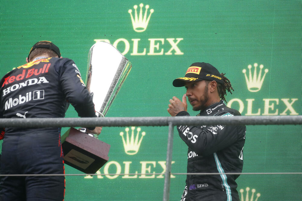 Hamilton nakon trke, Foto: Reuters