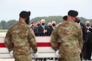 Bajden odao poštu američkim vojnicima ubijenim u Kabulu