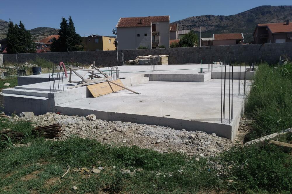 Temelji Šukovićeve kuće moraće da budu uklonjeni, Foto: Borko Ždero