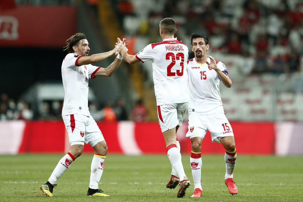 Marušić slavi gol sa Božovićem i Savićem, Foto: Reuters