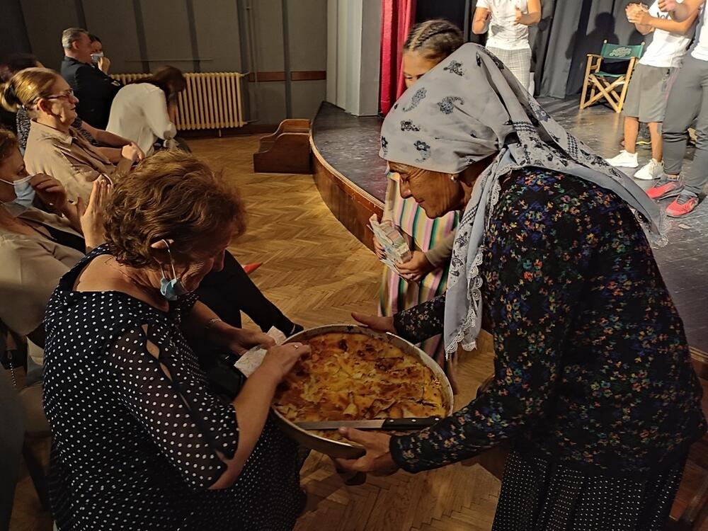 Autor predstave je profesorica Nela Pejović