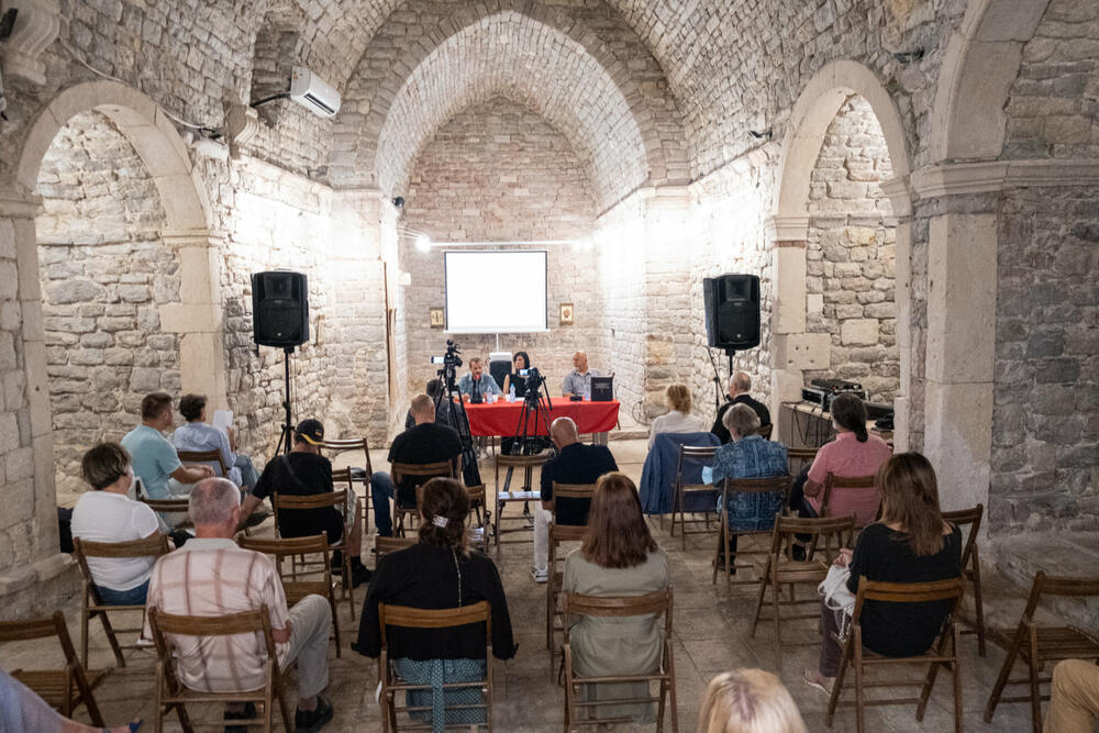 Sa promocije monografije 'Leksionar i Pontifikal Kotorske biskupije 1166' 