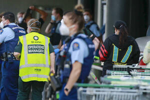 UZNEMIRUJUĆE Novi Zeland: Nožem povrijedio šest ljudi u...