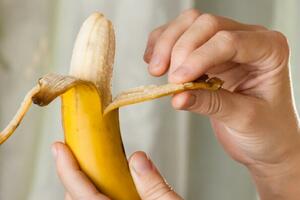 Pojedite bananu prije spavanja: Iz više razloga je dobro za...