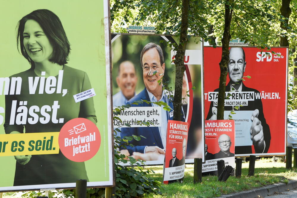 Predizborni plakati u Hamburgu, Foto: FABIAN BIMMER
