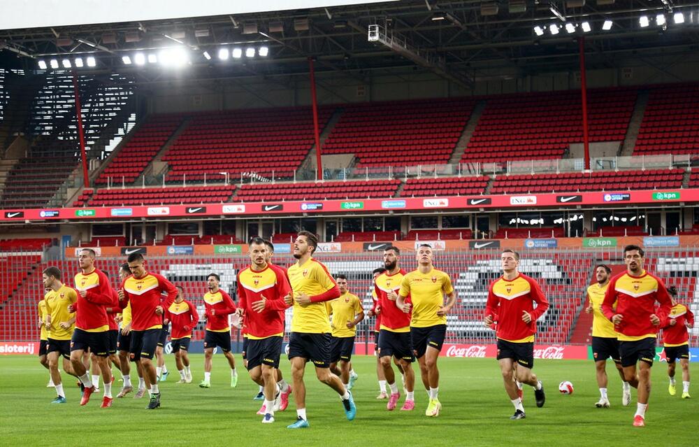 Jovetić na treningu, Trening reprezentacije Crne Gore, Fudbalska reprezentacija Crne Gore