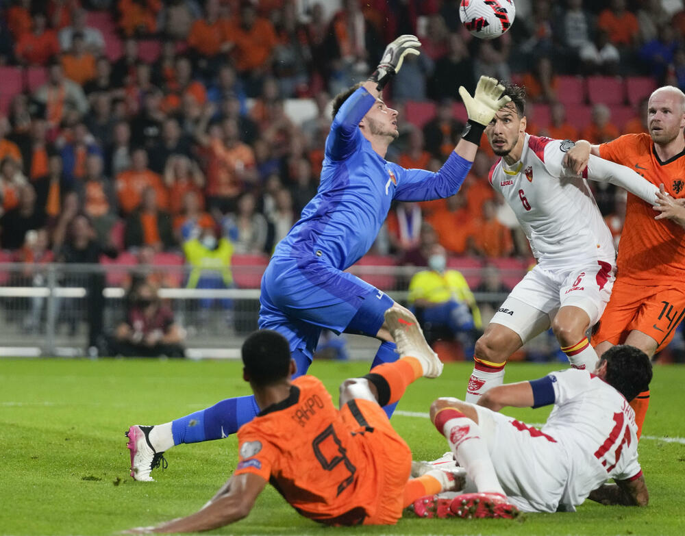 Matija Šarkić, Holandija - Crna Gora