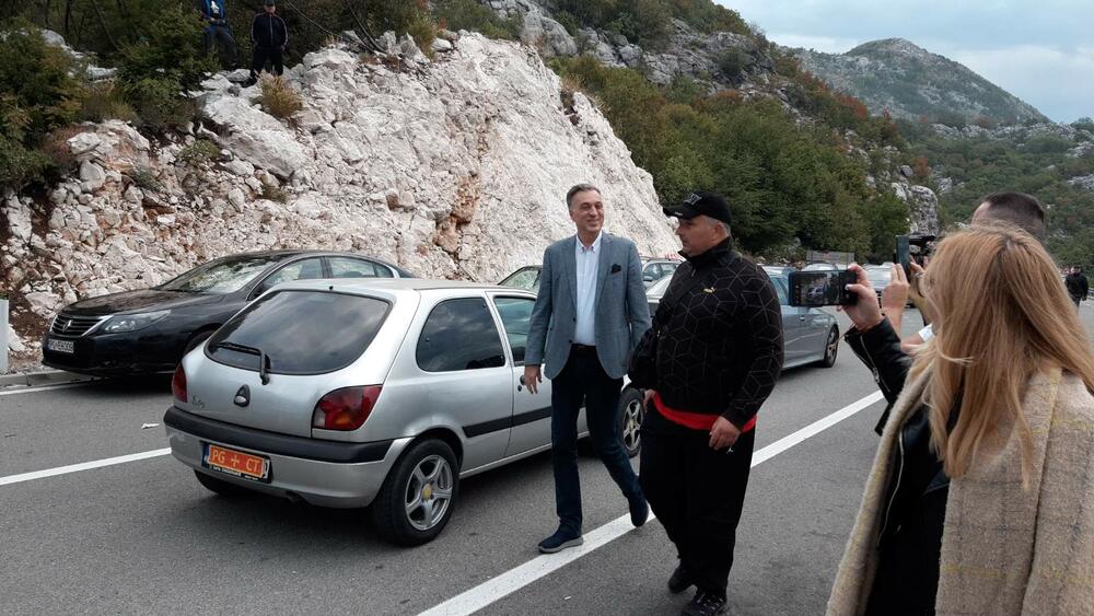 <p>U galeriji slika fotoreportera i novinara redakcije "Vijesti" pogledajte kako su od ranih jutarnjih sati protekla dešavanja na Cetinju</p>