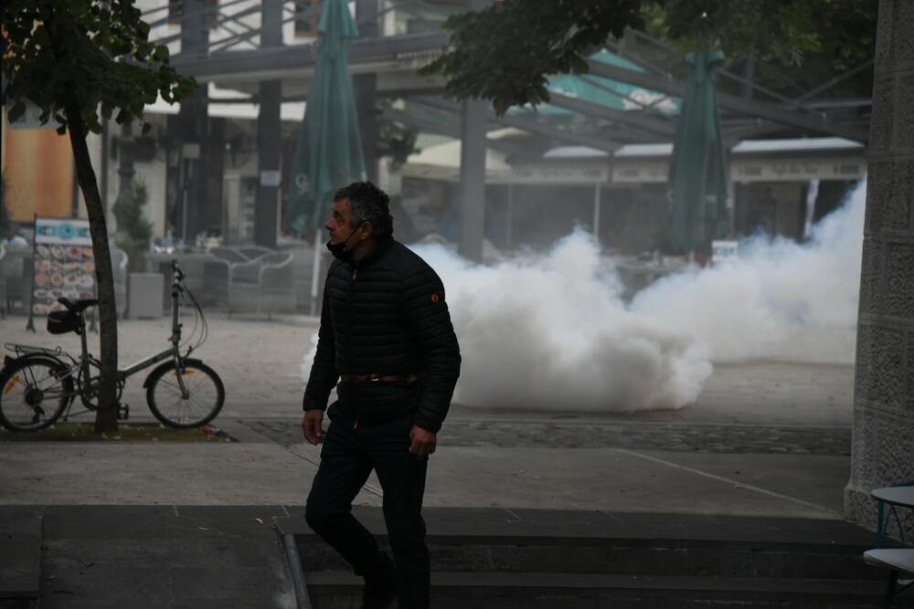 <p>U galeriji slika fotoreportera i novinara redakcije "Vijesti" pogledajte kako su od ranih jutarnjih sati protekla dešavanja na Cetinju</p>