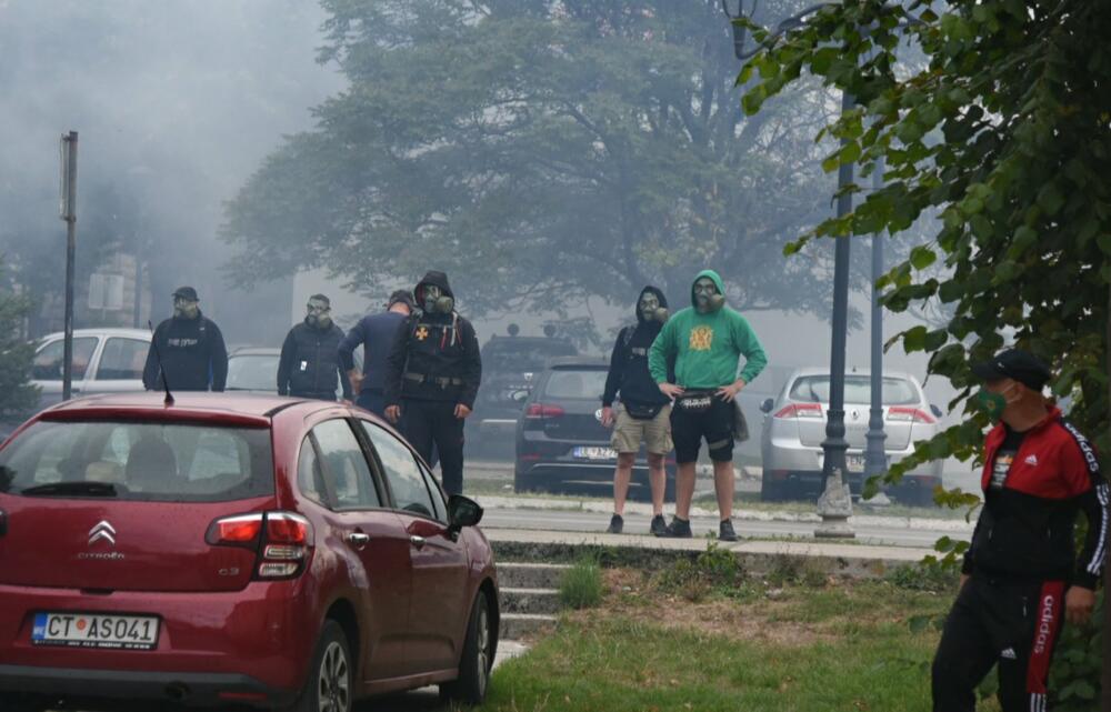 <p>U galeriji slika fotoreportera i novinara redakcije "Vijesti" pogledajte kako su od ranih jutarnjih sati protekla dešavanja na Cetinju</p>