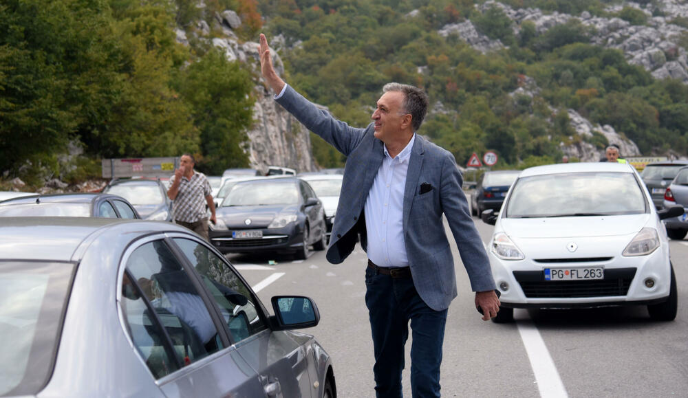 <p>U galeriji slika fotoreportera i novinara redakcije "Vijesti" pogledajte kako su od ranih jutarnjih sati protekla dešavanja na Cetinju</p>