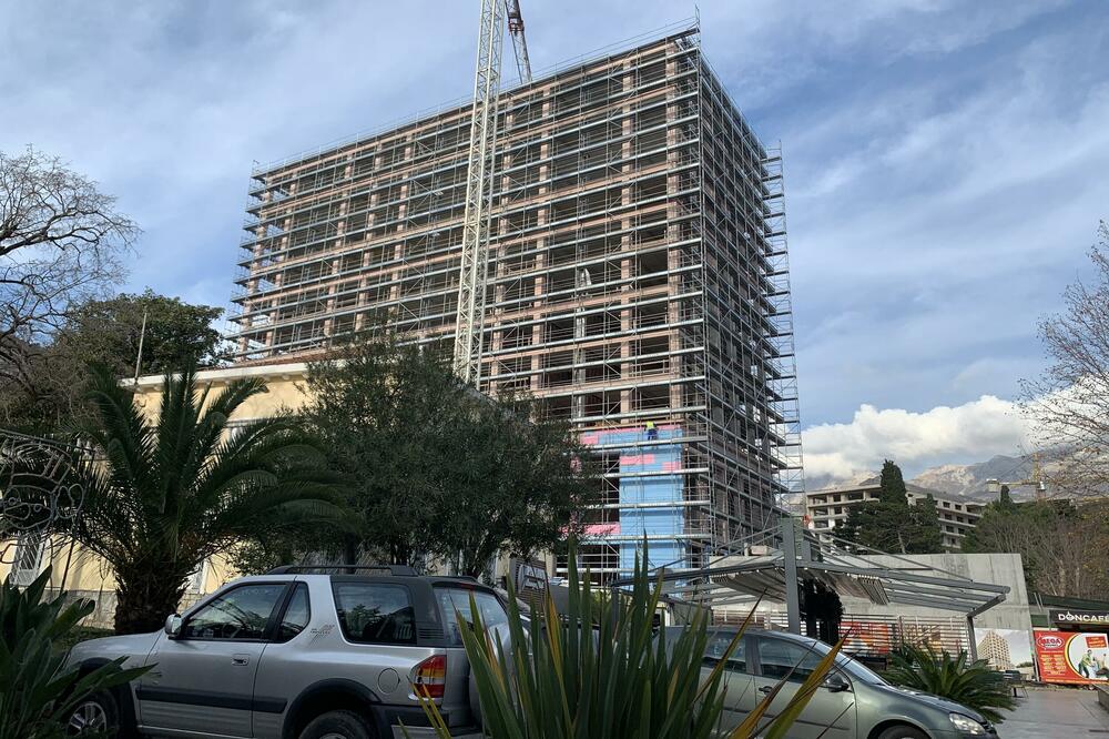 Završeni grubi radovi: Gradnja kondo hotela “Merit Starlit”, Foto: Vuk Lajović