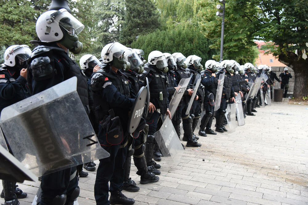 Policija na Cetinju prošlog vikenda tokom protesta, Foto: Luka Zeković