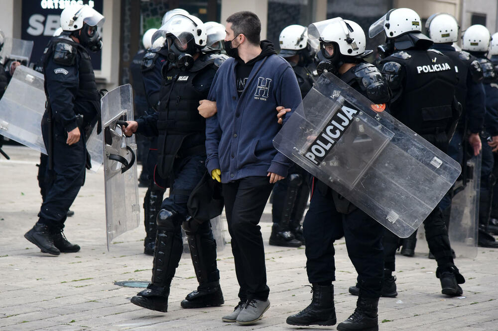 Policija na Cetinju 5. septembra tokom protesta protiv ustoličenja mitropolita crnogorsko-primorskog Joanikija, Foto: Luka Zeković