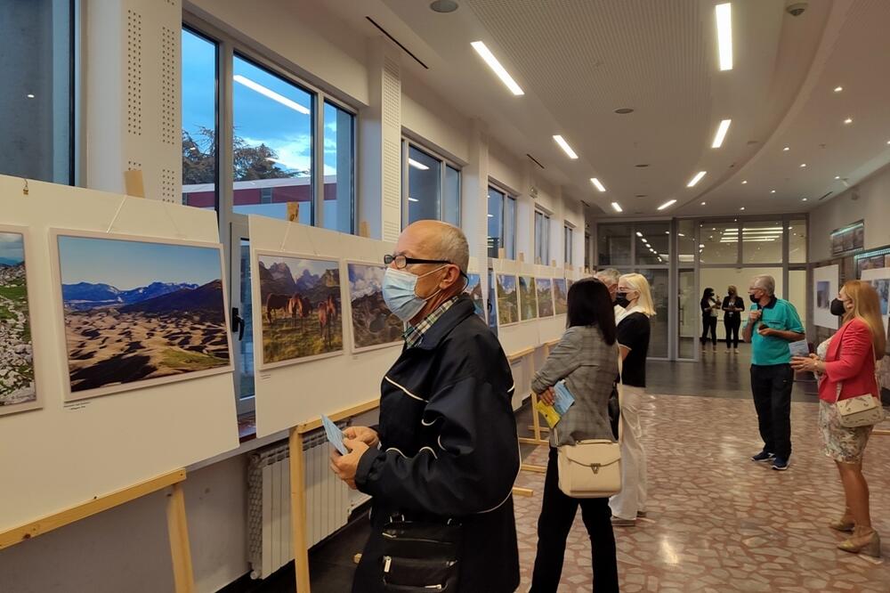 Sa izložbe fotografija u Nikšiću, Foto: Sv. Mandić