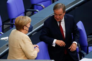 Merkelova moli birače da glasaju za Lašeta
