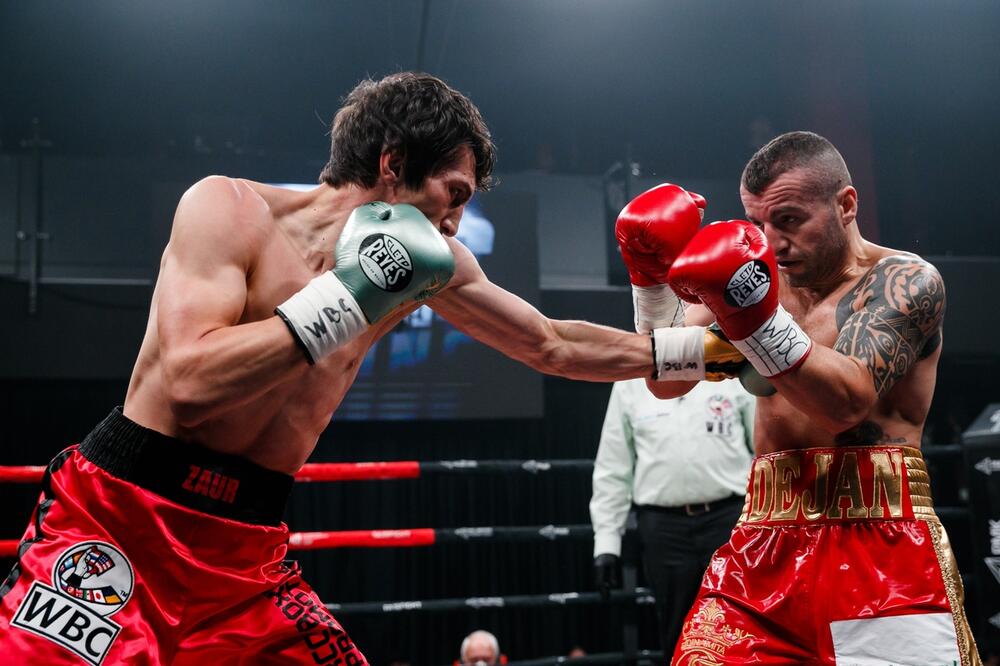 Detalj sa meča Zaur Abdulajev - Dejan Zlatičanin, Foto: vk.com/rccboxing
