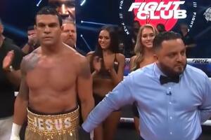 Holifild izgubio tehničkim nokautom, Tramp razočaran