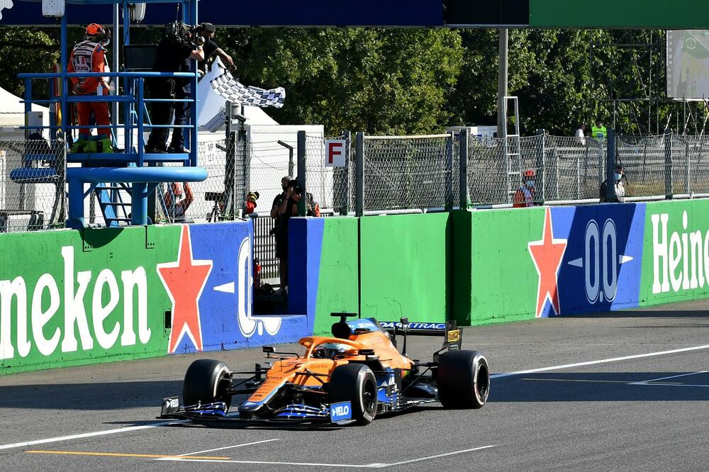 Rikardo prolazi kroz cilj, Foto: Reuters