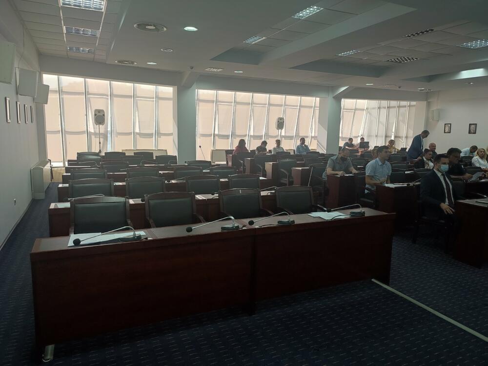 <p>Komnenović i Petković najavili da imaju načina da se suprostave, kako su rekli, "organizivanoj i koordiniranoj akciji podgoričkih centrala stranaka bivšeg režima kojima nisu bitni interesi Tivta"</p>