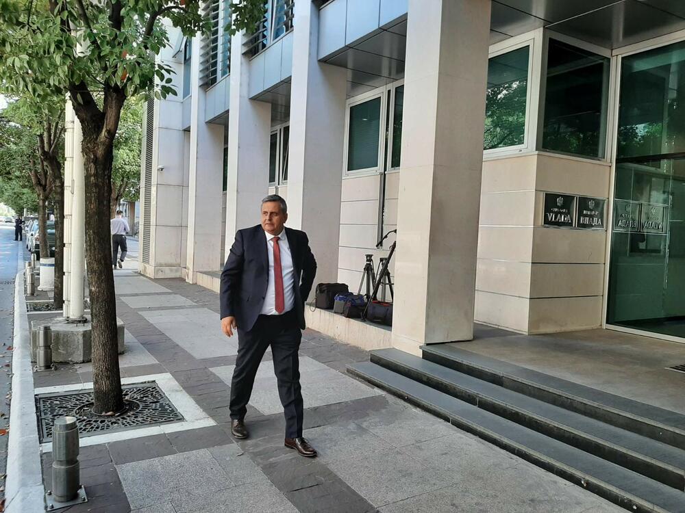 <p>Sastanak premijera sa predstavnicima vlasti počeo u 12 časova</p>