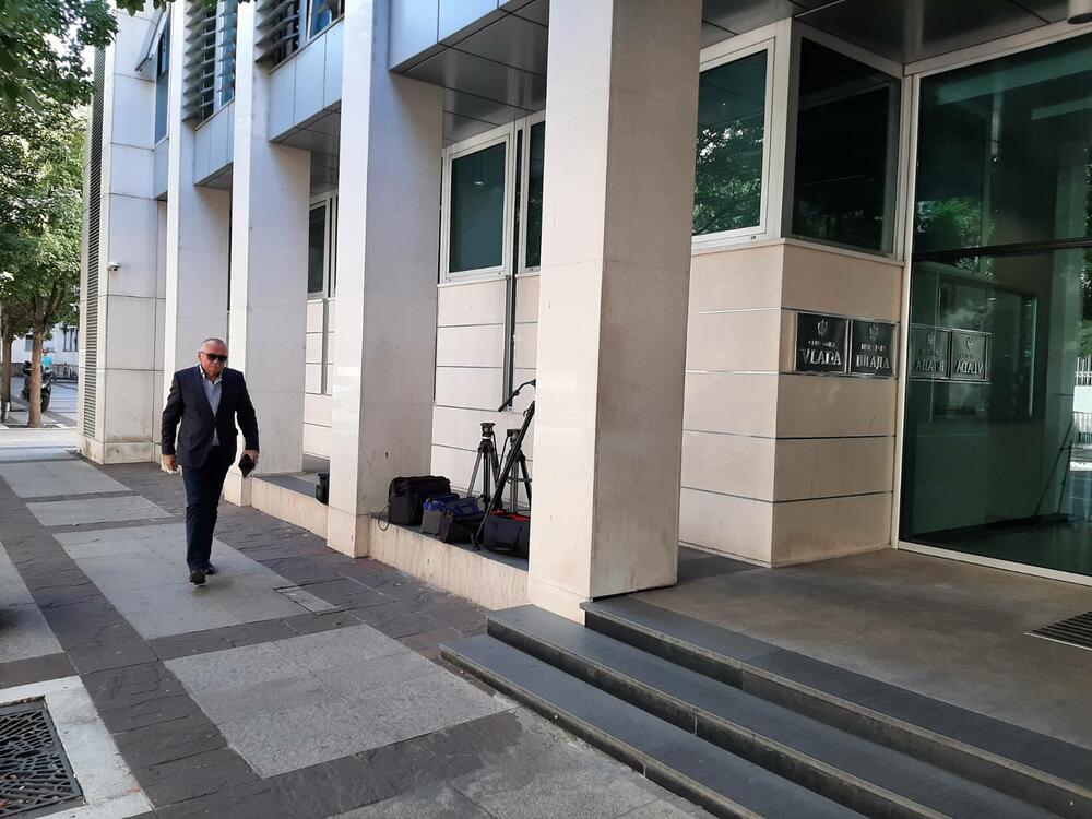 <p>Sastanak premijera sa predstavnicima vlasti počeo u 12 časova</p>