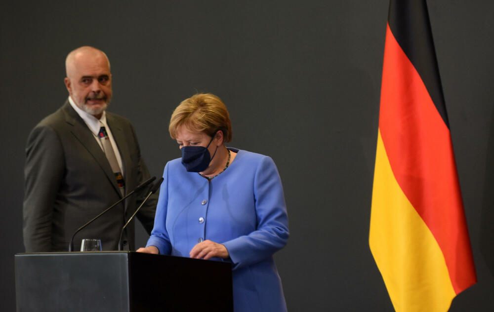 <p>"Što više budete birali saradnju to će Berlinski proces biti jači", rekla je Merkel</p>