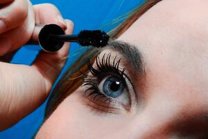 Za gušće trepavice: Tri trika za nanošenje maskare