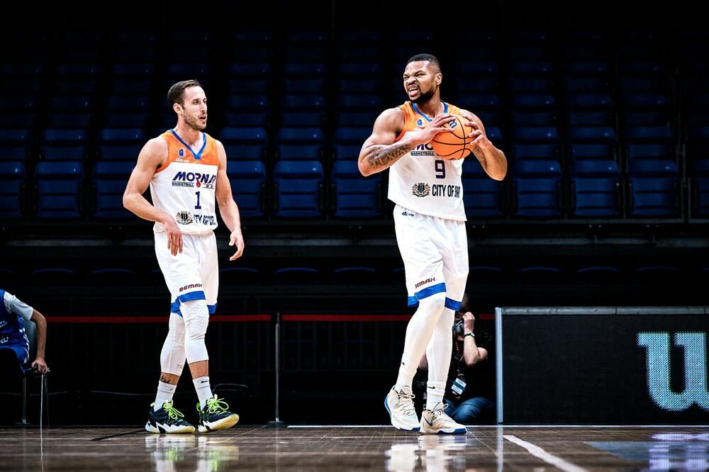 Potop: Vladimir Mihailović i Tejlor Smit na večerašnjem meču, Foto: FIBA