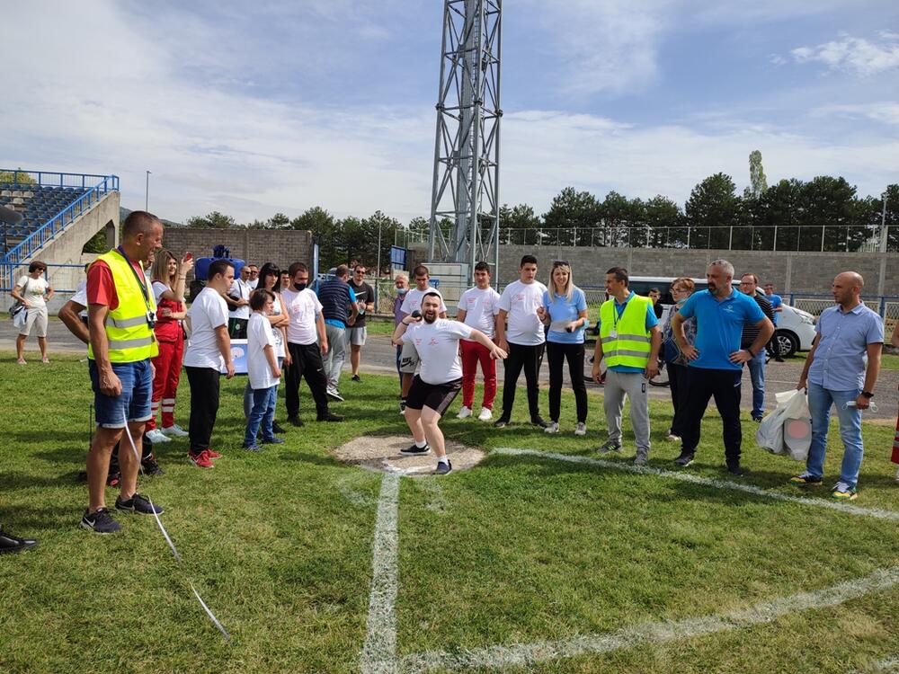 <p>„Na takmičenju su učestvovali članovi našeg kluba koji su korisnici Dnevnog centra, polaznici inkluzivnog obrazovanja, učenici Specijalnog odjeljenja škole 'Olga Golović', kao i Udruženje roditelja“</p>