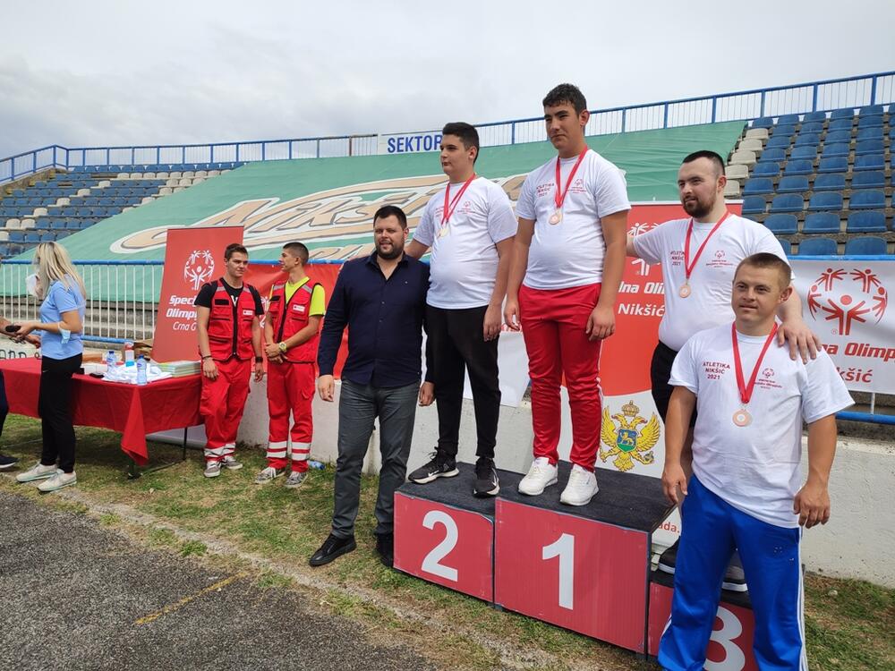 <p>„Na takmičenju su učestvovali članovi našeg kluba koji su korisnici Dnevnog centra, polaznici inkluzivnog obrazovanja, učenici Specijalnog odjeljenja škole 'Olga Golović', kao i Udruženje roditelja“</p>