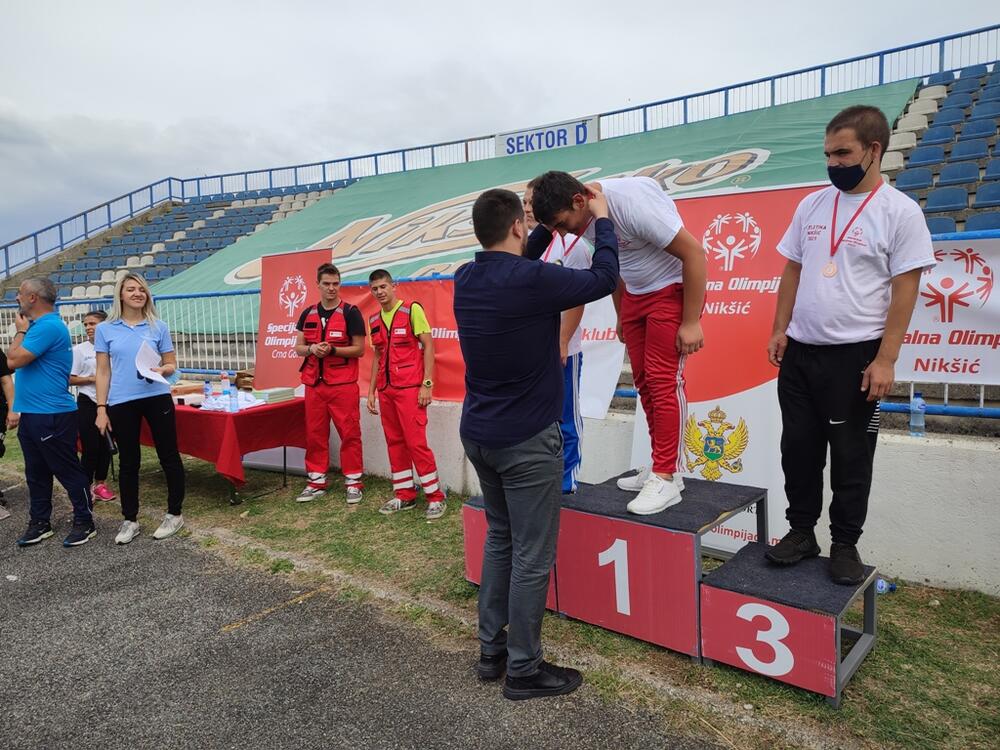 <p>„Na takmičenju su učestvovali članovi našeg kluba koji su korisnici Dnevnog centra, polaznici inkluzivnog obrazovanja, učenici Specijalnog odjeljenja škole 'Olga Golović', kao i Udruženje roditelja“</p>