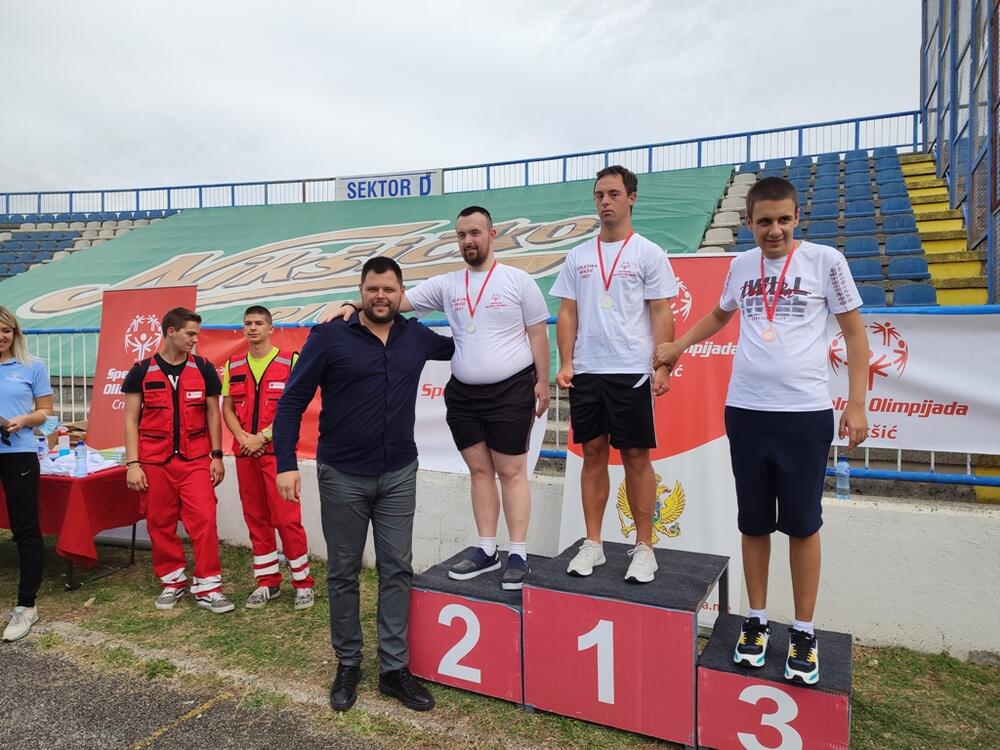 <p>„Na takmičenju su učestvovali članovi našeg kluba koji su korisnici Dnevnog centra, polaznici inkluzivnog obrazovanja, učenici Specijalnog odjeljenja škole 'Olga Golović', kao i Udruženje roditelja“</p>