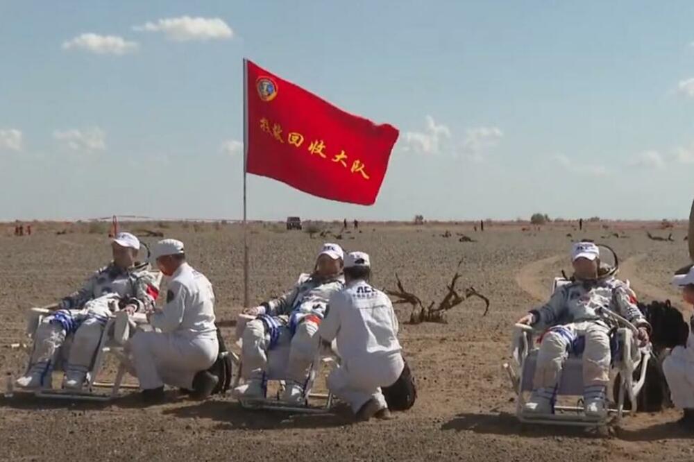 Astronauti nakon slijetanja, Foto: Printscreen