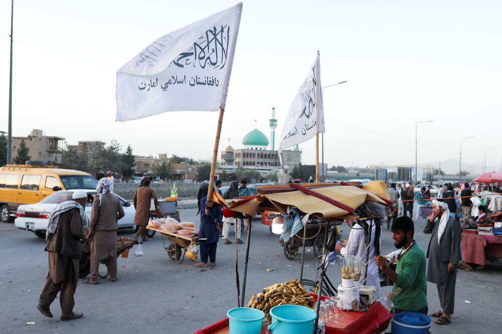 Zastava Talibana na ulicama, Foto: REUTERS