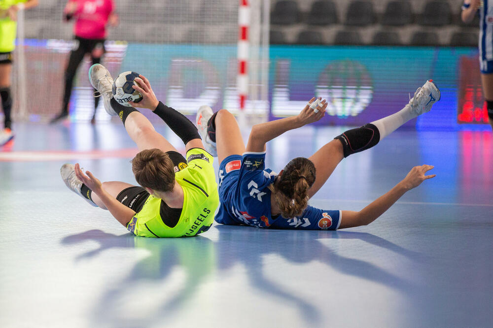 Duel Ilde Kepić i Alin Grajsels, Foto: Dejan Starčević/ŽRK Budućnost