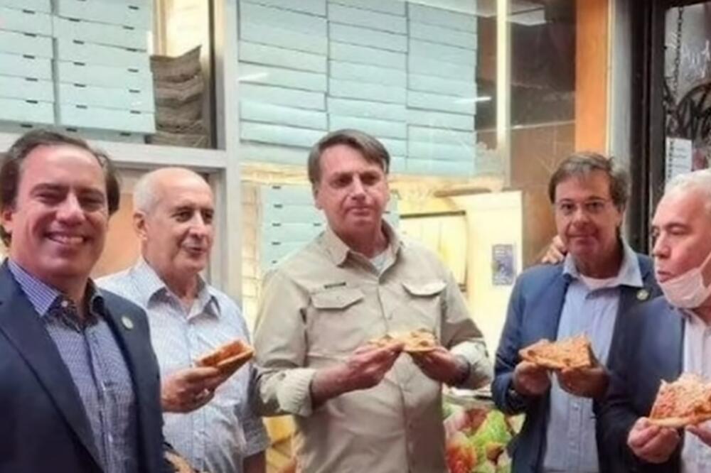 Bolsonaro (u sredini), Foto: Screenshot/Youtube
