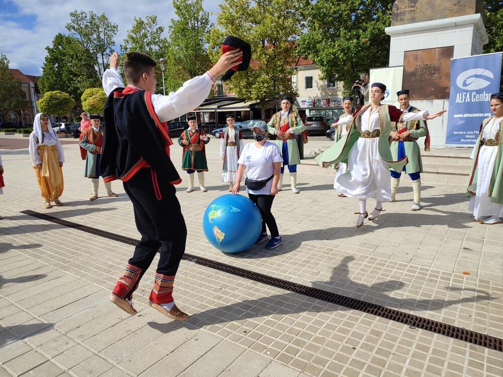 <p>„Cilj ove aktivnosti je jačanje ideala mira, kako u Nikšiću, tako i u cijeloj Crnoj Gori. Zadatak svih članova zajednice je obezbjeđivanje optimalnih uslova za razvoj tolerantnog i demokratskog društva“</p>
