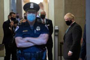 Džonson: Pariz da se sabere i popusti s kritikama