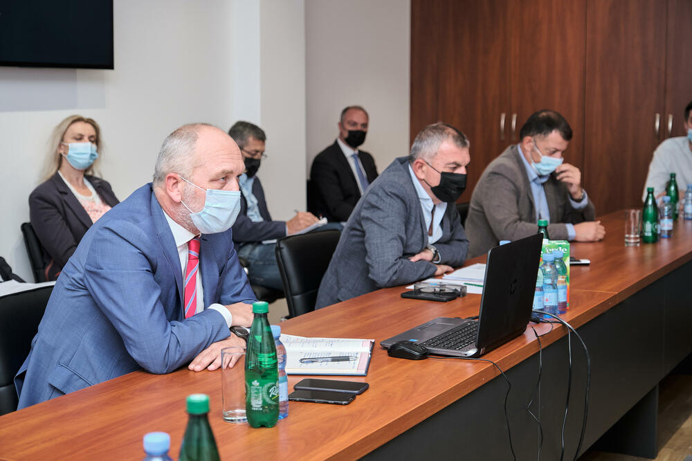 Otvorena vrata za medije da pitaju i traže šta god žele: Juče u Ministarstvu, Foto: FILIP.R/MKI