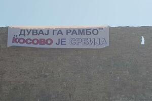Budva: Transparent "Duvaj ga Rambo, Kosovo je Srbija"