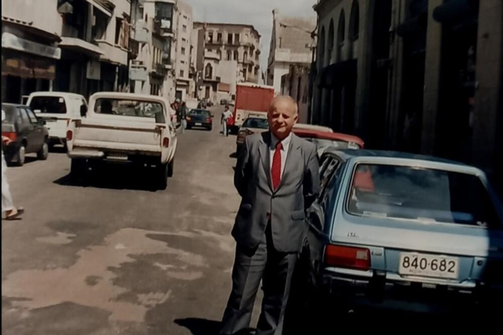 Autor teksta u Ulici Piedras u kojoj i danas postoji hotel za emigrante, Foto: Privatna arhiva